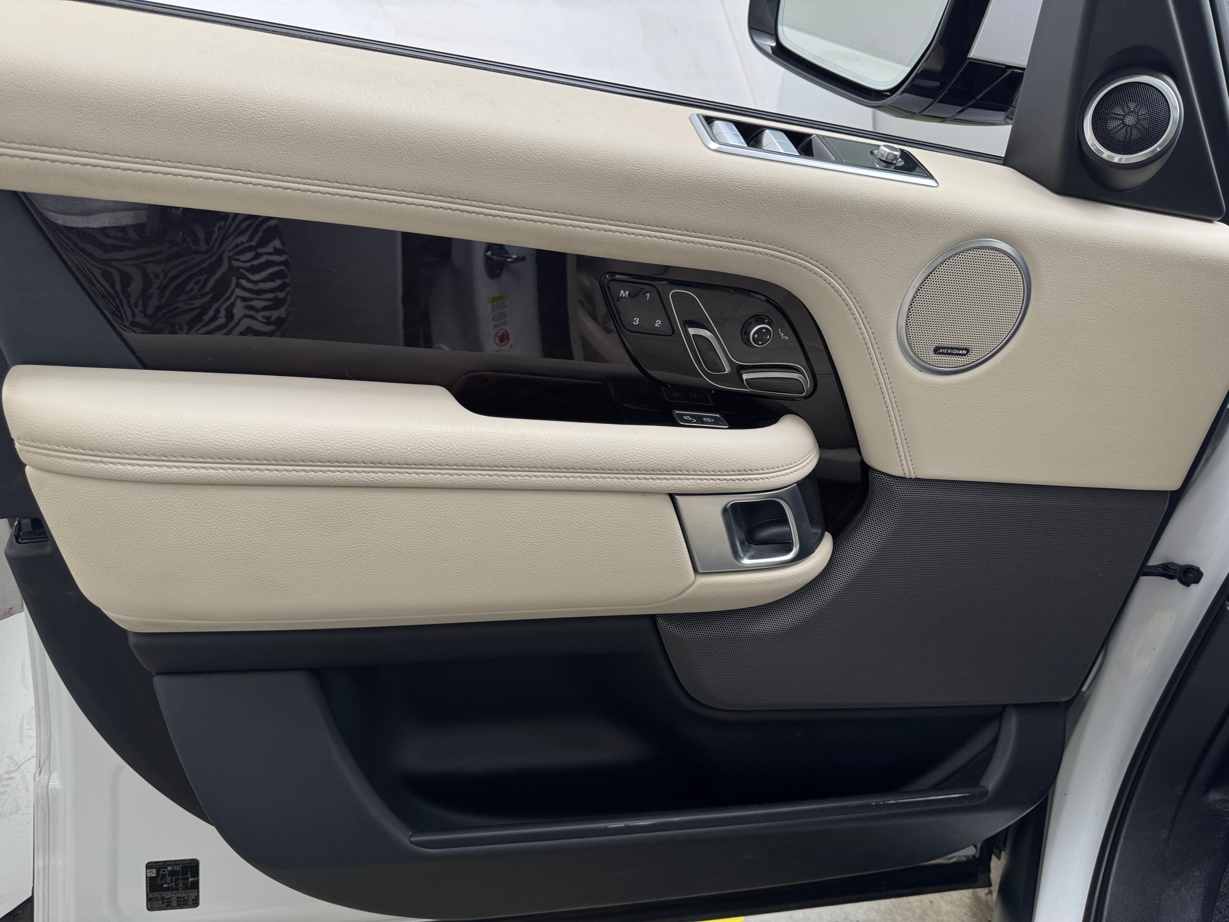land rover range rover 2020 SALGR2SU4LA585575 image land rover range rover 2020 SALGR2SU4LA585575 image